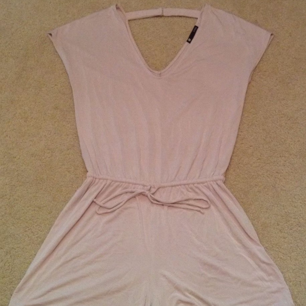 KRISA WOMENS SMALL ROMPER PINK SHORT SLEEVE